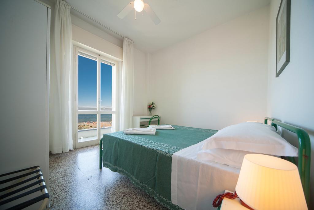 Hotel Madison Riccione Zimmer foto